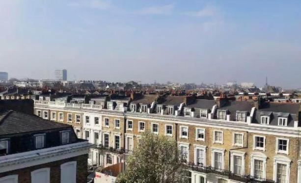 Amazing 2-bed Flat With Roof Terrace *